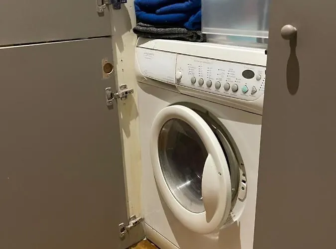 Marais 75004 Seine River *