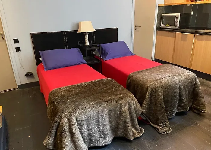 Marais 75004 Seine River *