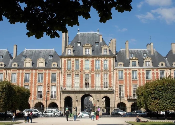 Marais 75004 Seine River アパート パリ